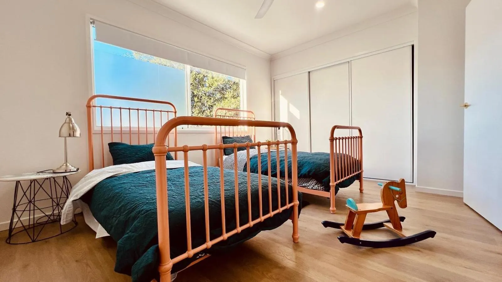 아파트 Stylish Beach Retreat Horses & Coastal Charm 레드클리프