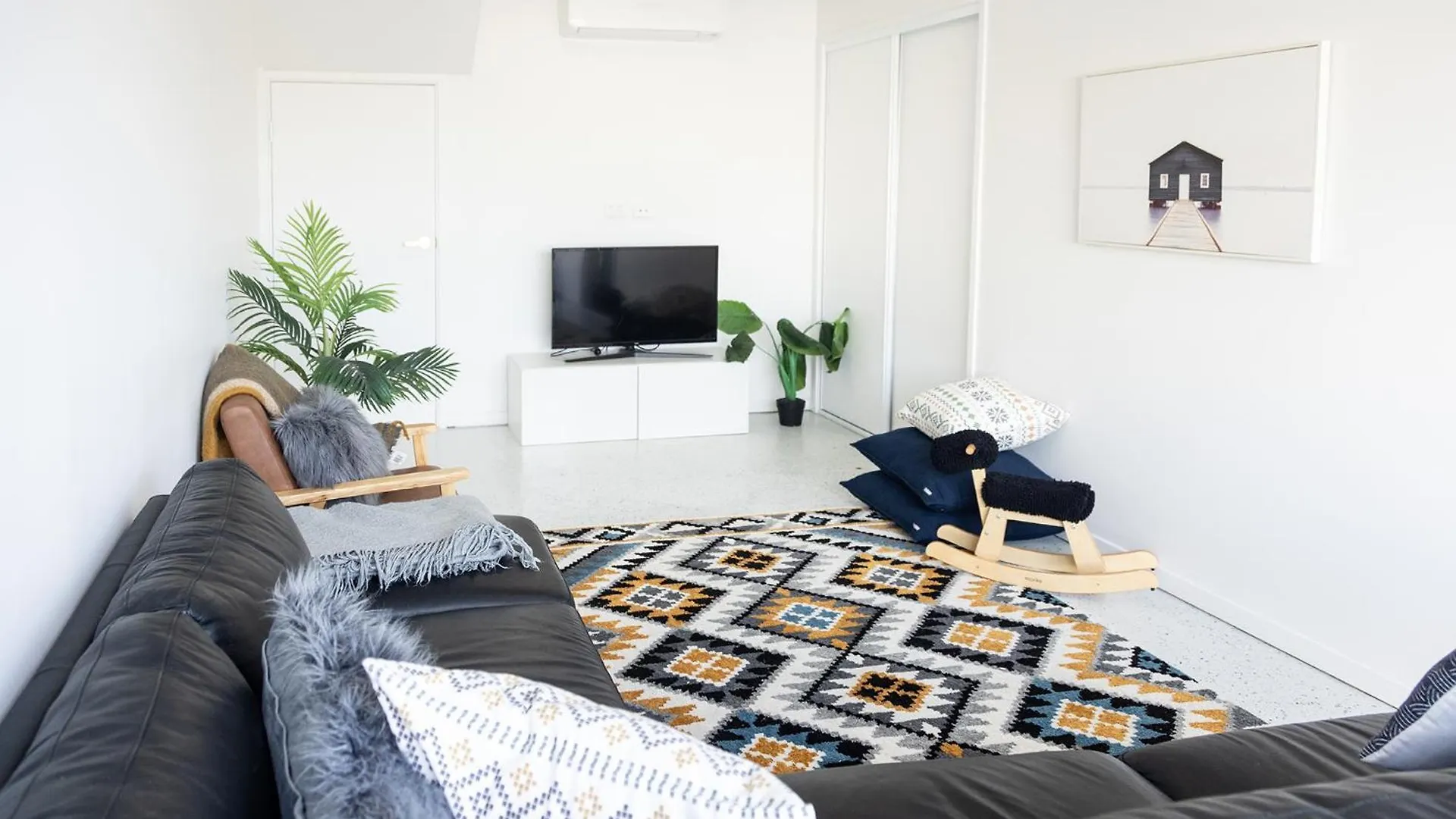 아파트 Stylish Beach Retreat Horses & Coastal Charm 레드클리프